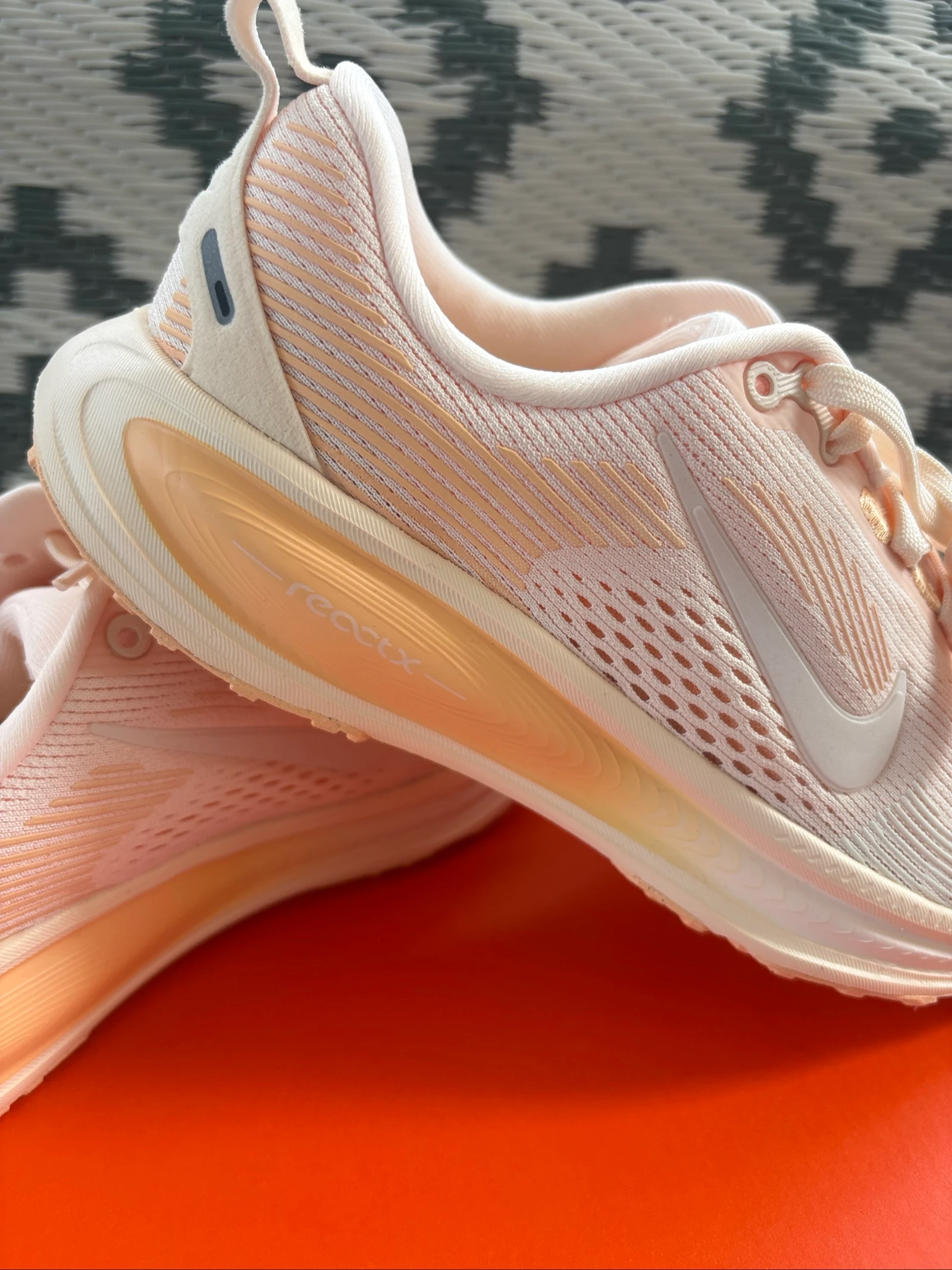 Nike Vomero 18 sneakers – photo 7